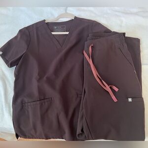 Figs Espresso scrubs set